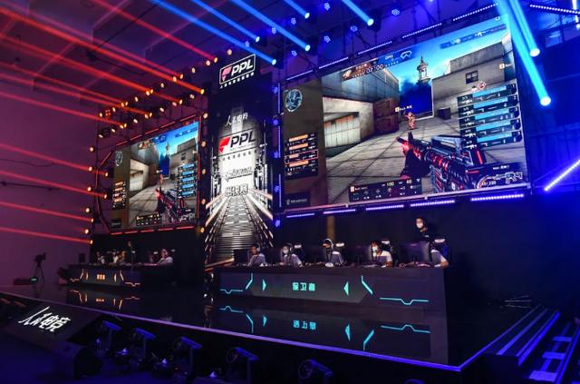 明天的首发阵容： Weibo Gaming 与 Ultra Prime 的第二场比赛，赛前SOLO Xiaohu 对阵1Jiang