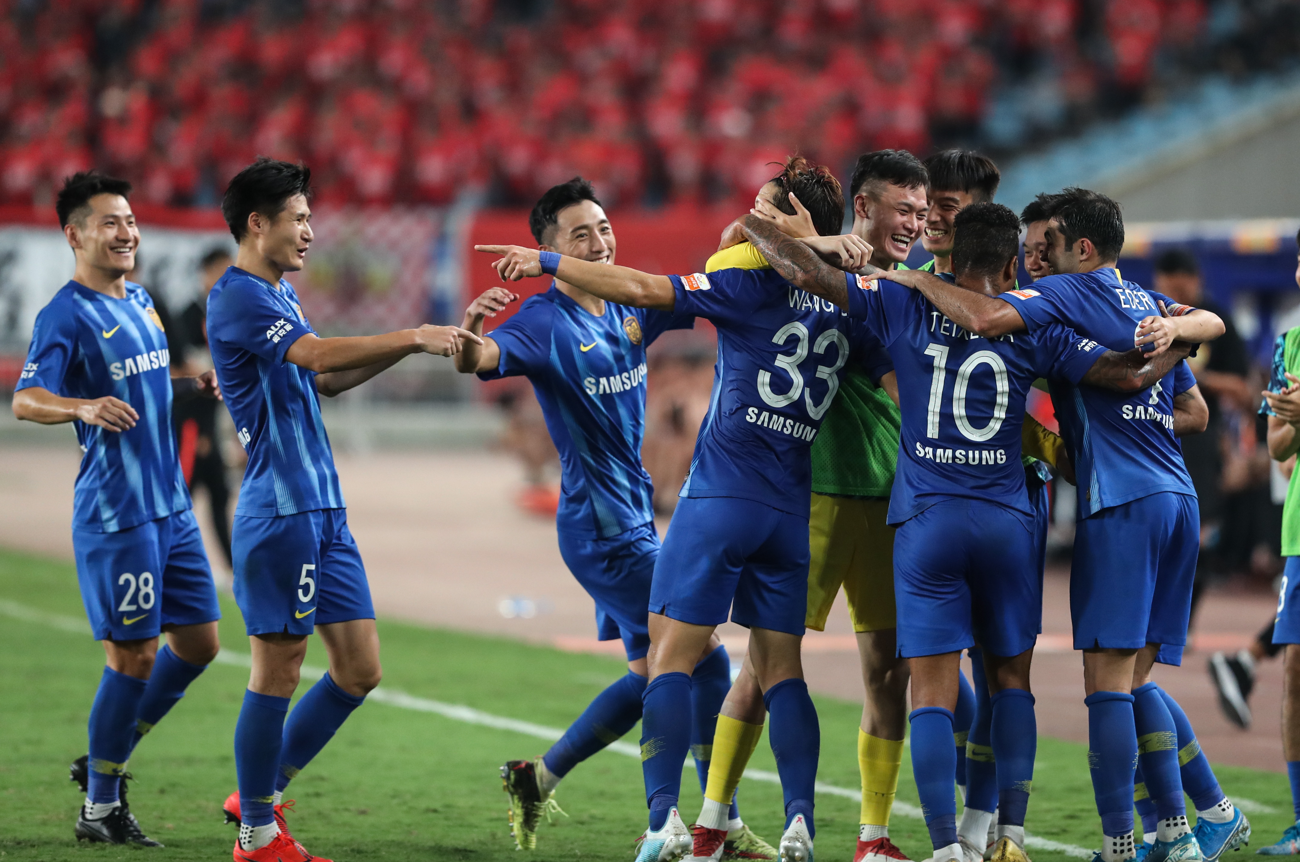 Falcons 和 The MongolZ 在 PGL 布加勒斯特 2025 开局失利